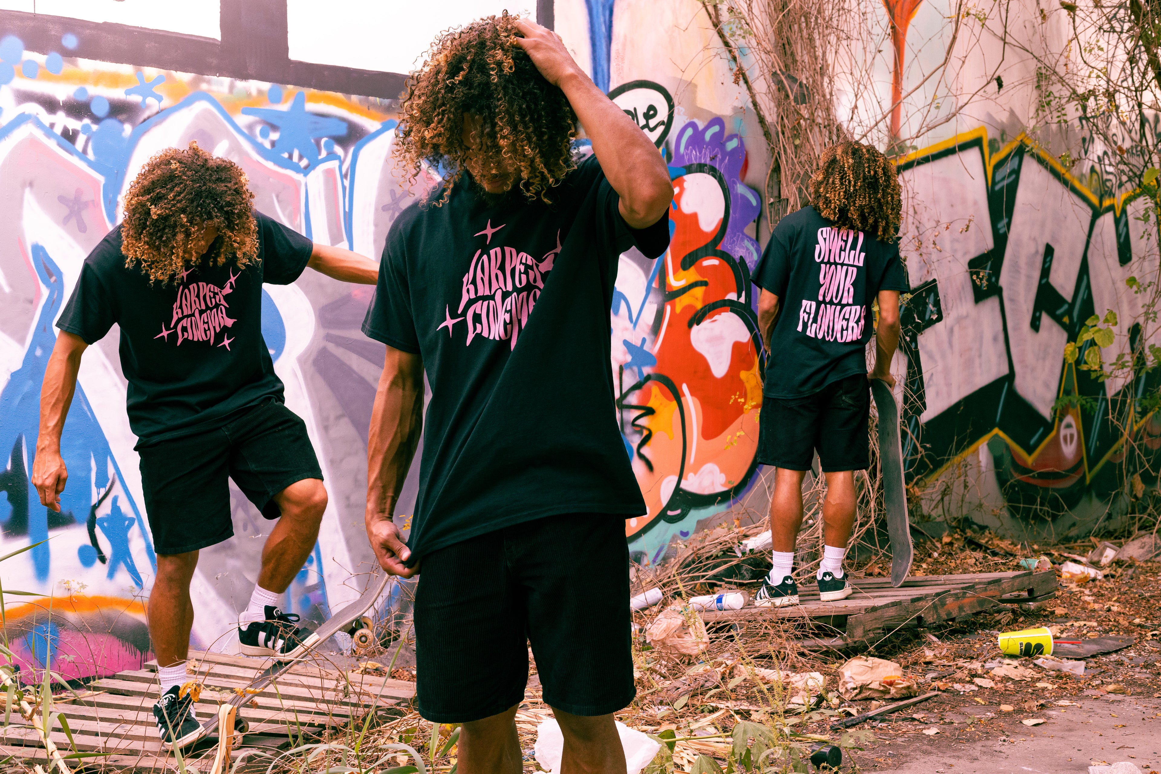 SMELL YOUR FLOWERS T-SHIRT(BLACK)